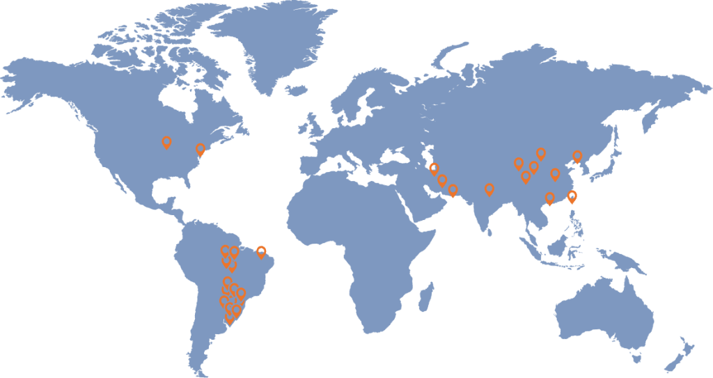 Mapa-mundi destacando os países onde a APLAN entregou projetos — Brasil, Argentina, Estados Unidos, Emirados Árabes, Irã, Índia, China, Taiwan e Filipinas
